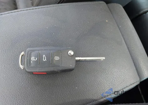 2017 Volkswagen Tiguan 2.0T Sport z USA, uszkodzony, nr VIN WVGTV7AX2HW511863